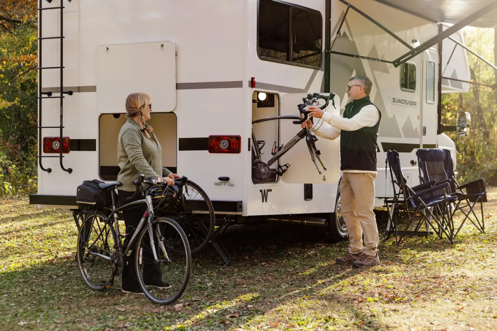 Tour the New Winnebago Sunflyer 24GG
