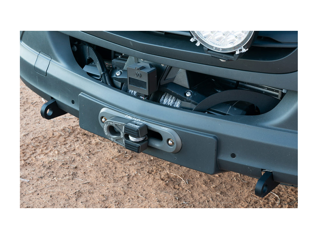 Closeup of Warn Zeon Platinum Winch