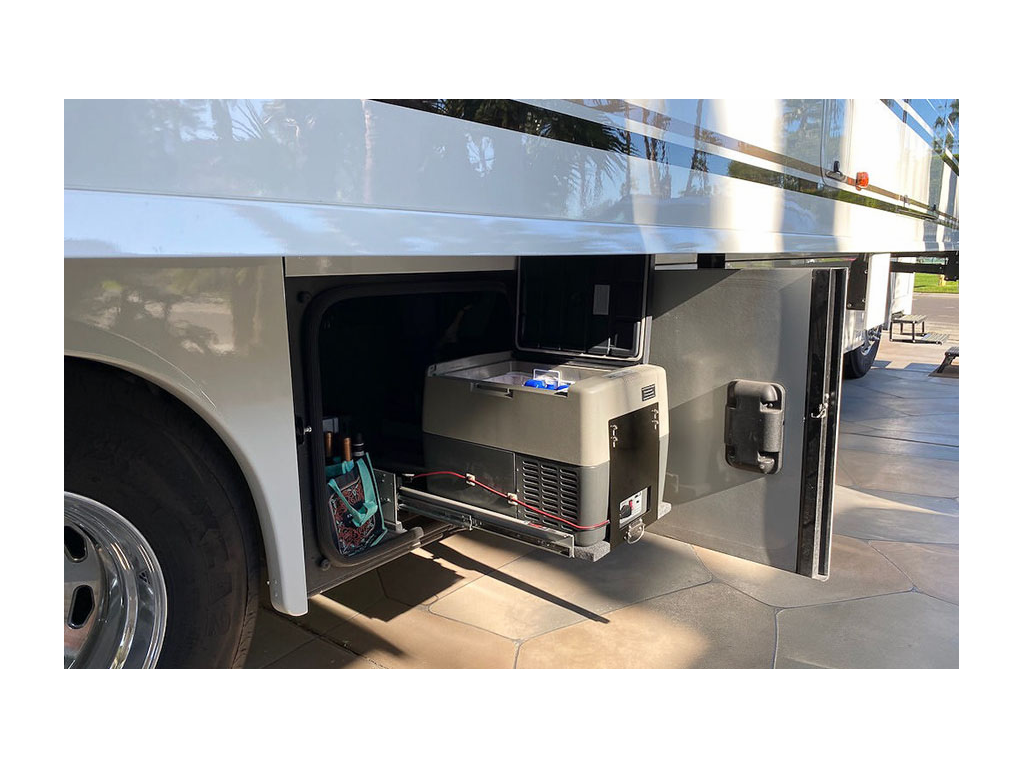 Norcold electric dual-use refrigerator/freezer in basement compartment