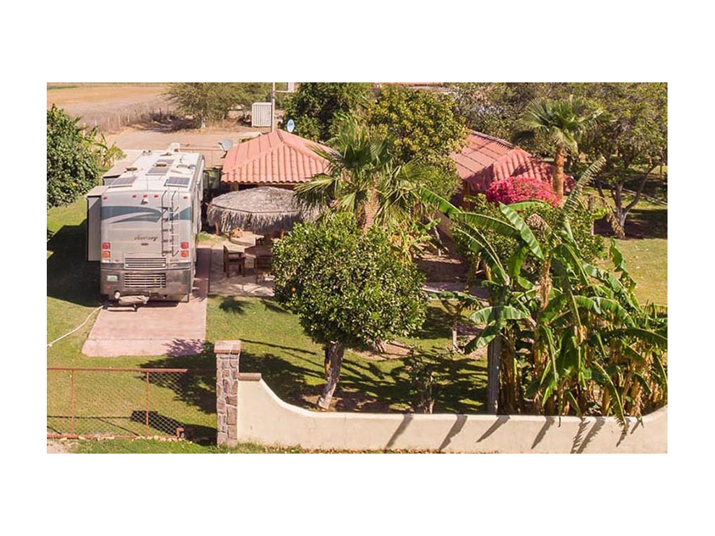 Winnebago Journey parked at casita