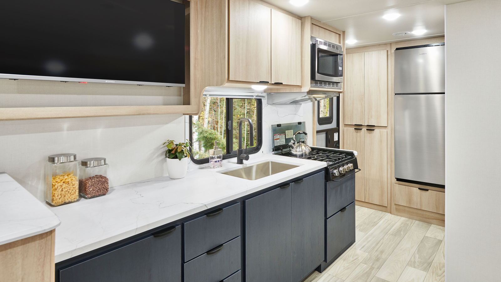 Minnie kitchen with long countertop