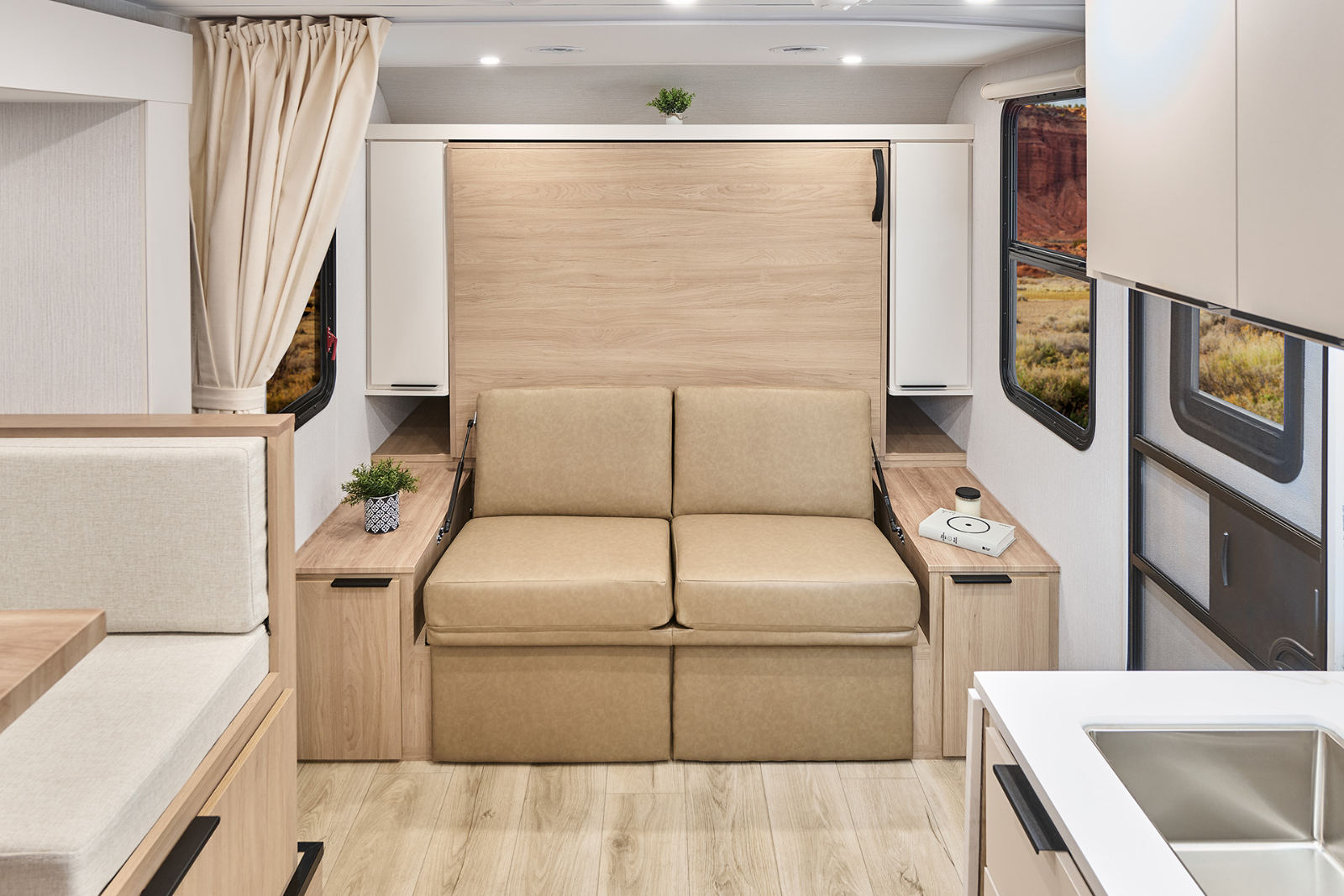 Micro Mini Models Winnebago Micro Minnie Travel Trailer | Compact Camper