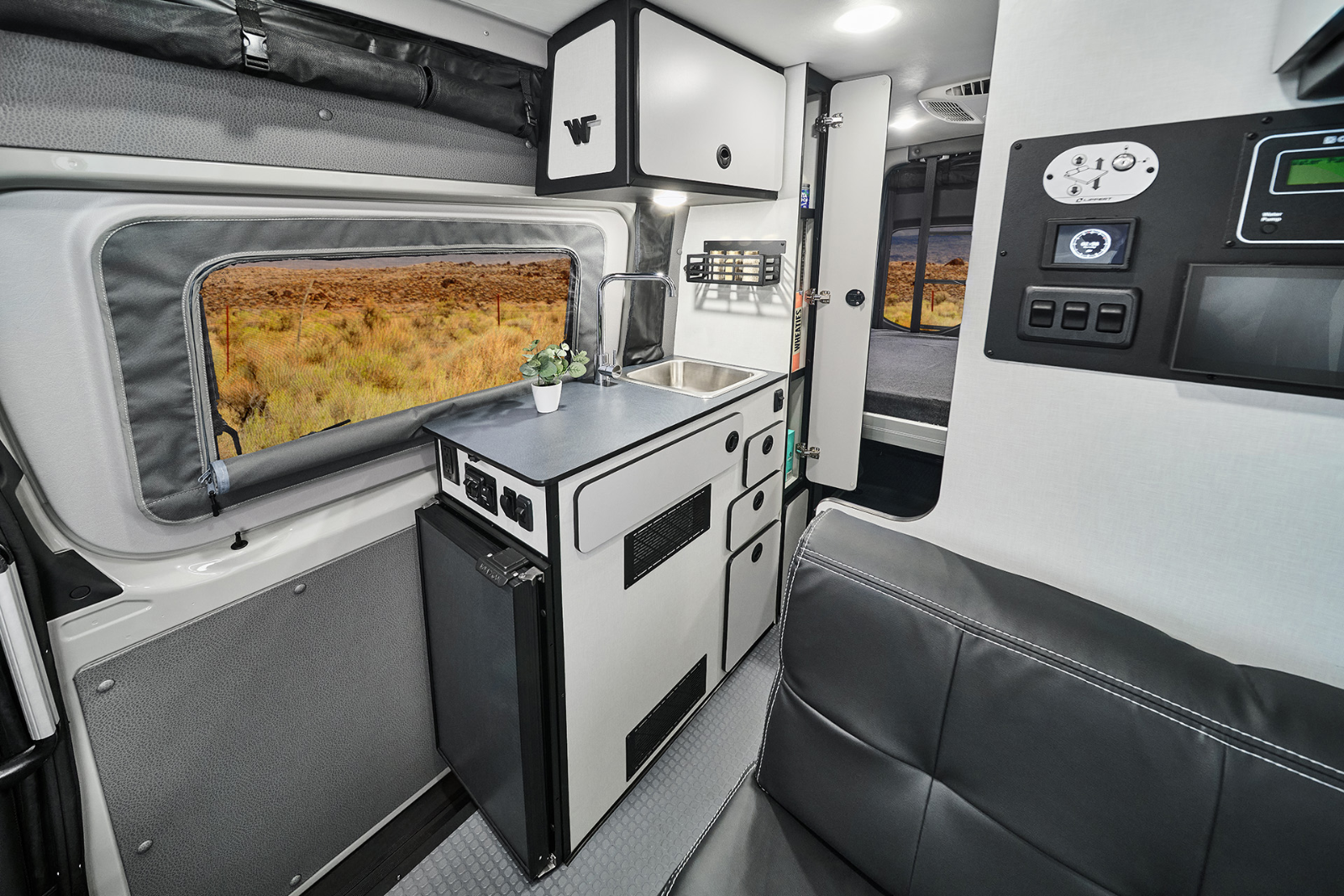 Winnebago Revel Sport 44N | Off-Grid AWD RV
