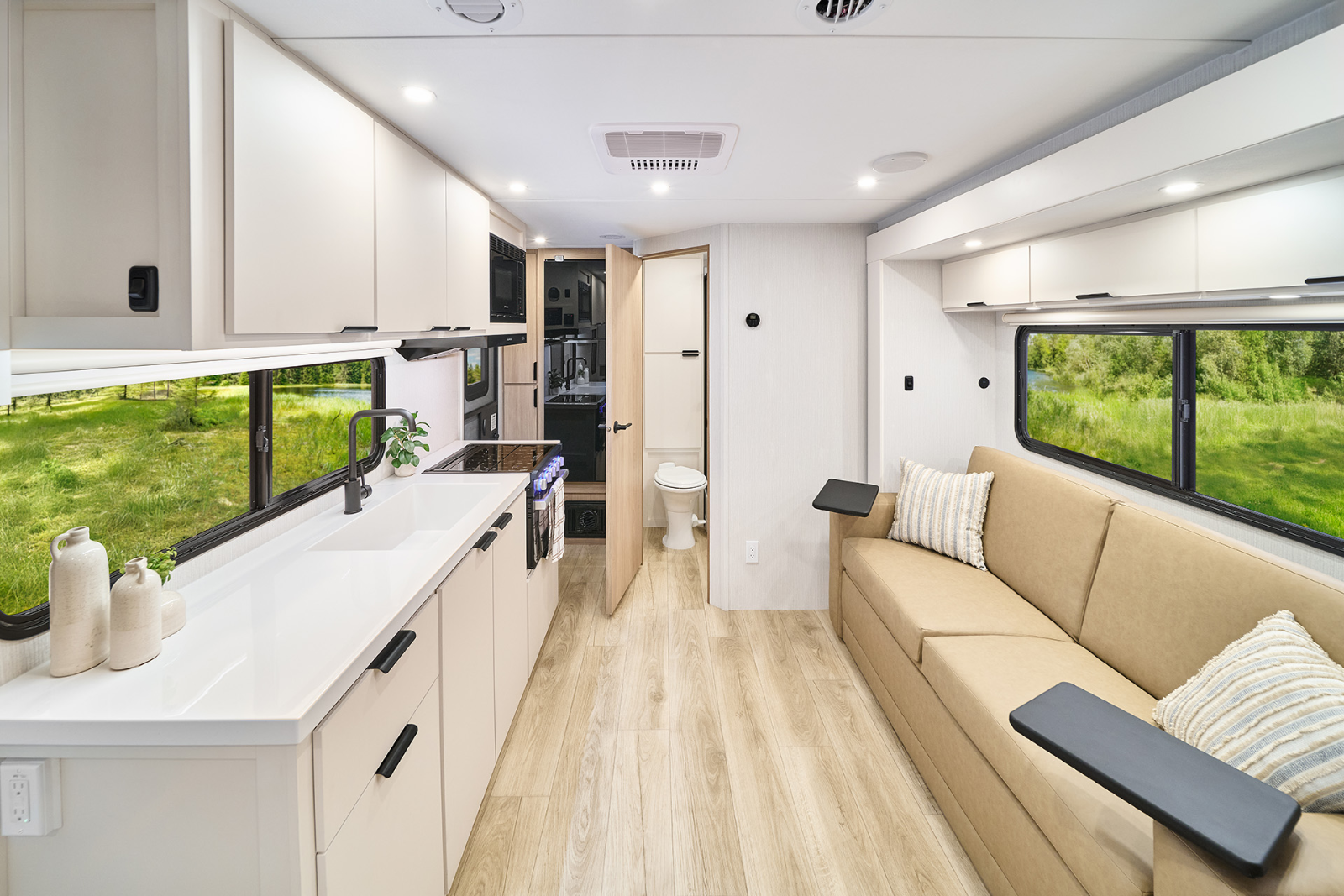 Winnebago Thrive Travel Trailer | Camping Trailers for Half-Ton Trucks