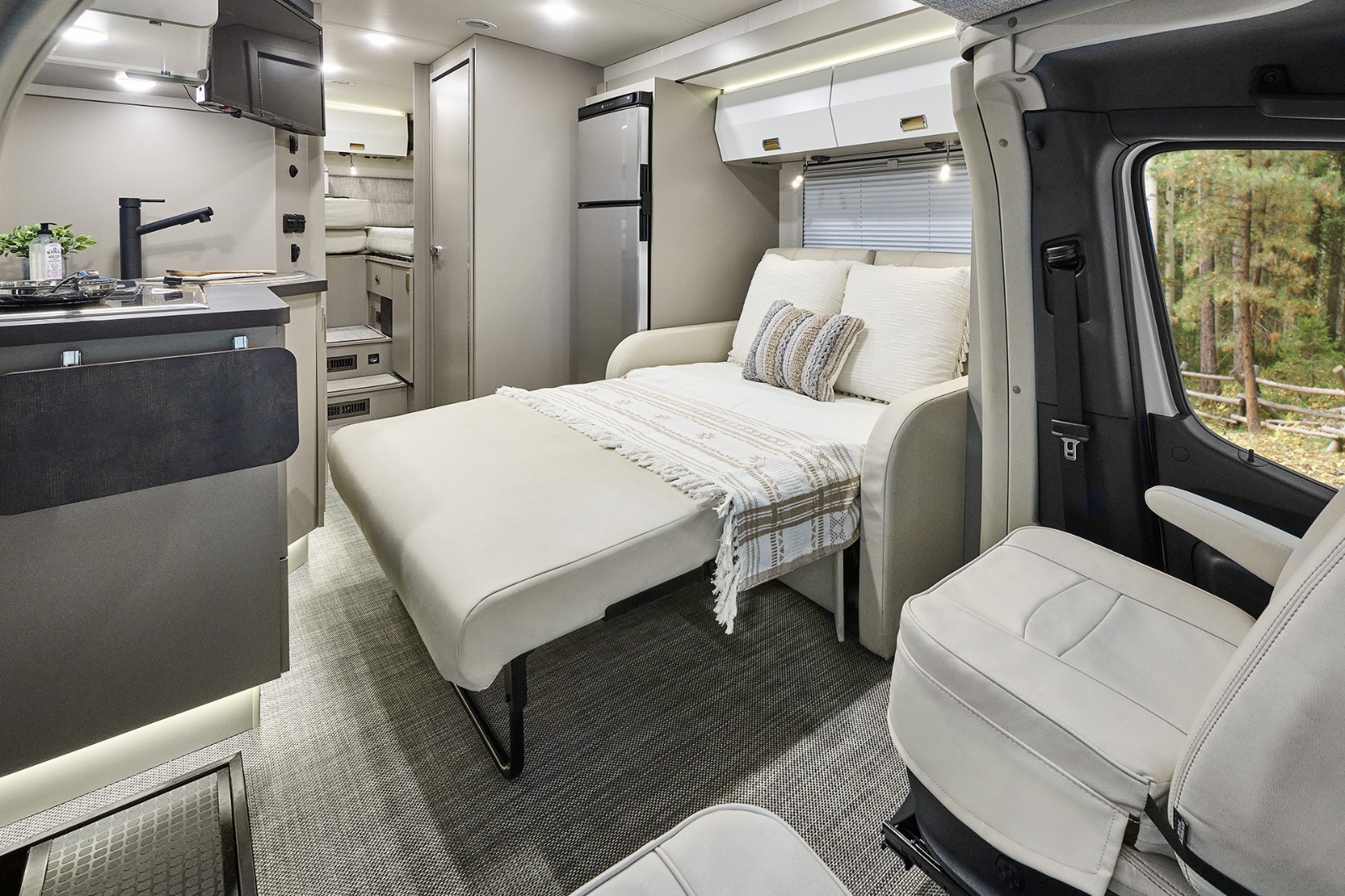 Winnebago View & Navion | Luxury Class C Motorhomes