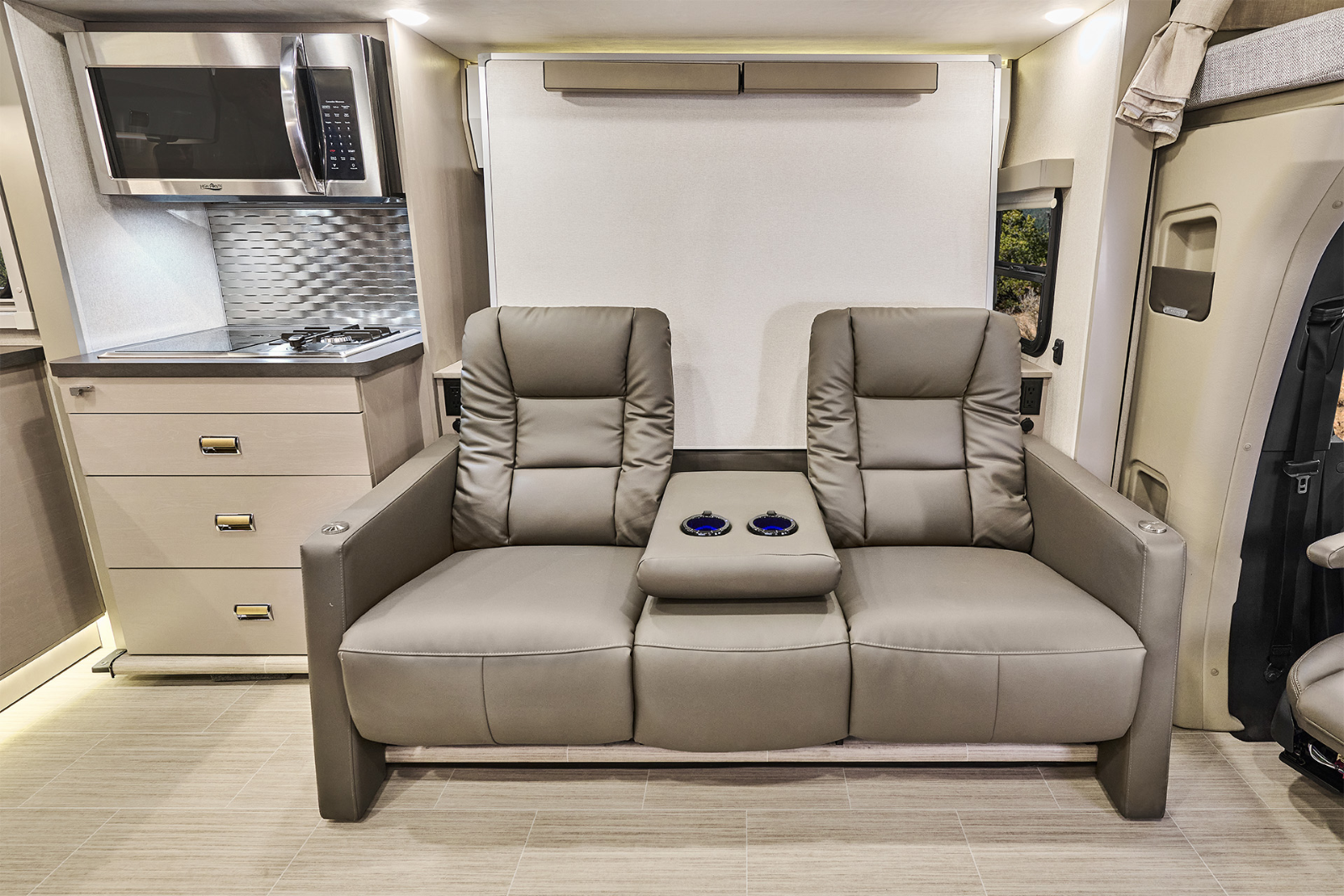 Winnebago View & Navion 24T | Class C Motorhomes