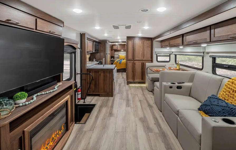 RV Tech: Modern Amenities of Home Available in Winnebago RVs