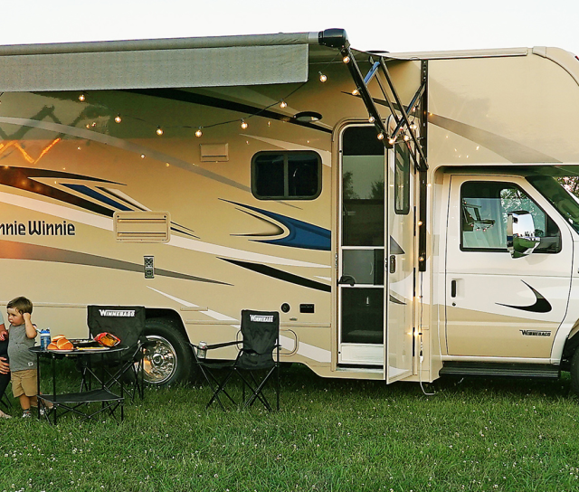 Winnebago Minnie Winnie | Class C RV | Gas Motorhome