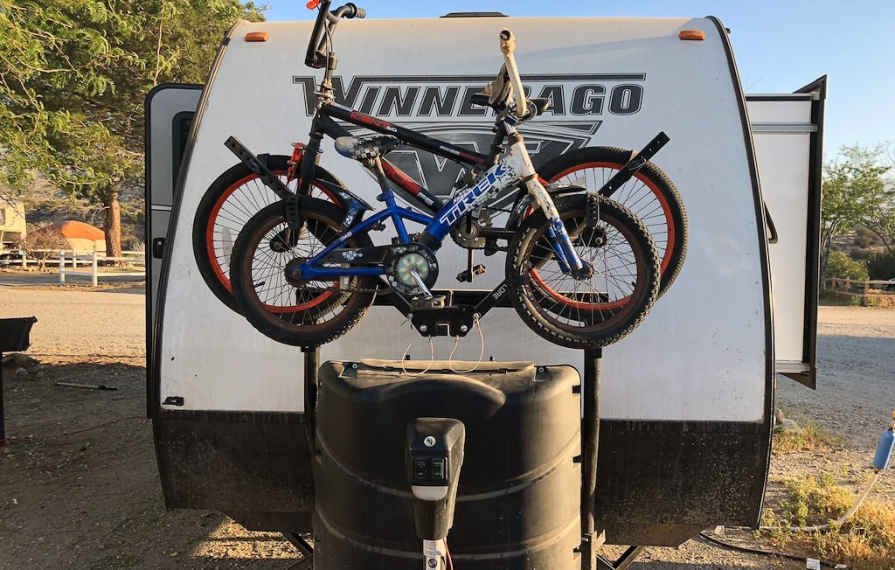 Detail view of hitch mount bike carrier