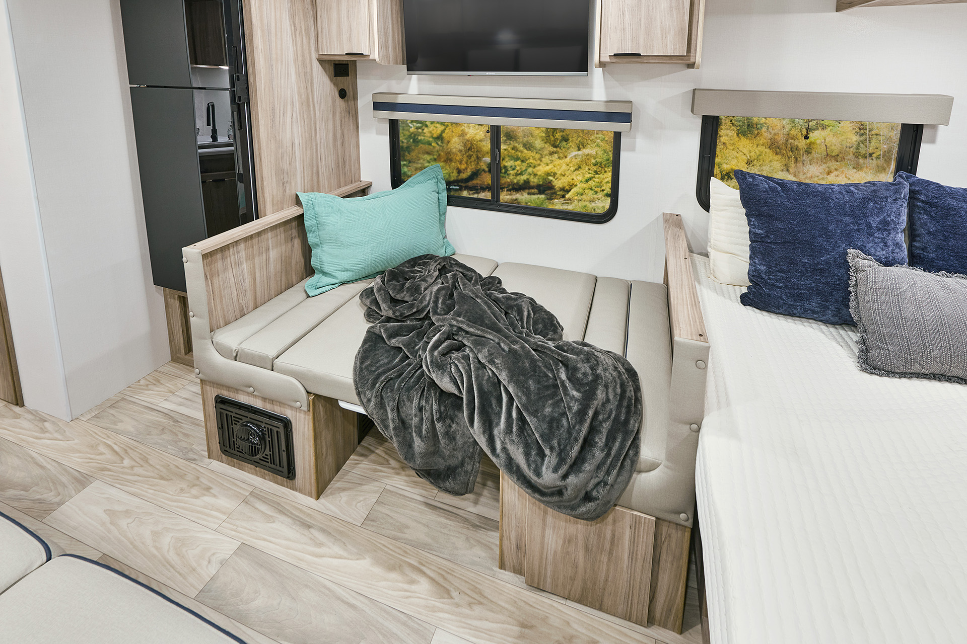 2026 Winnebago Access 25ML photo 5