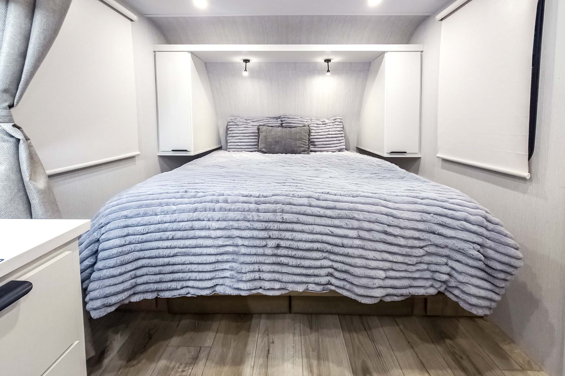 2026 Winnebago Micro Minnie 2000MRB — Murphy Bed on Micro Minnie 2000MRB travel trailer