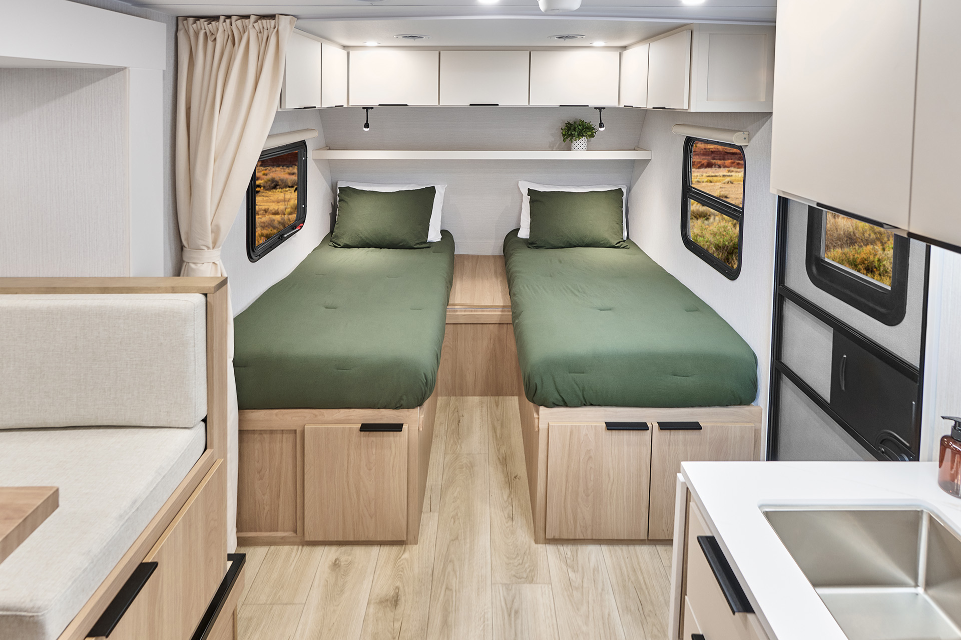 2026 Winnebago Micro Minnie 2108TB — Twin Beds on Micro Minnie 2108TB