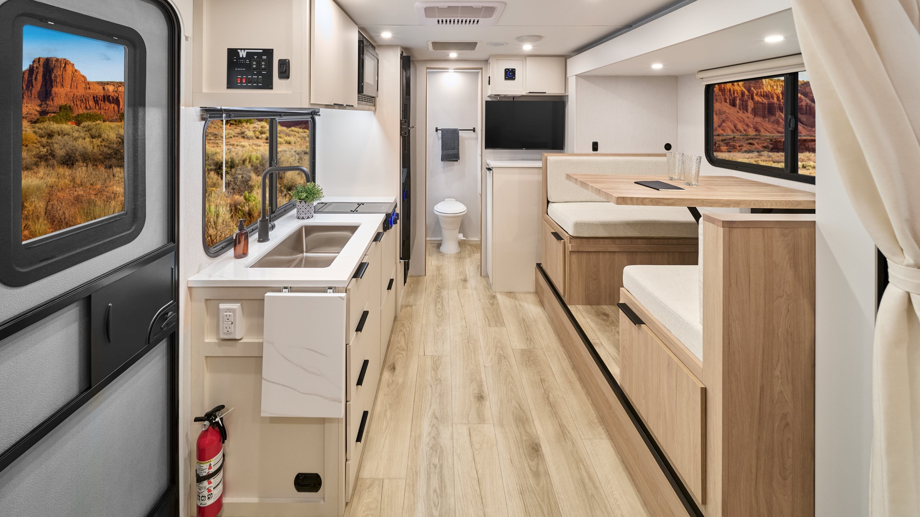 2026 Winnebago Micro Minnie 2000FRB photo 2