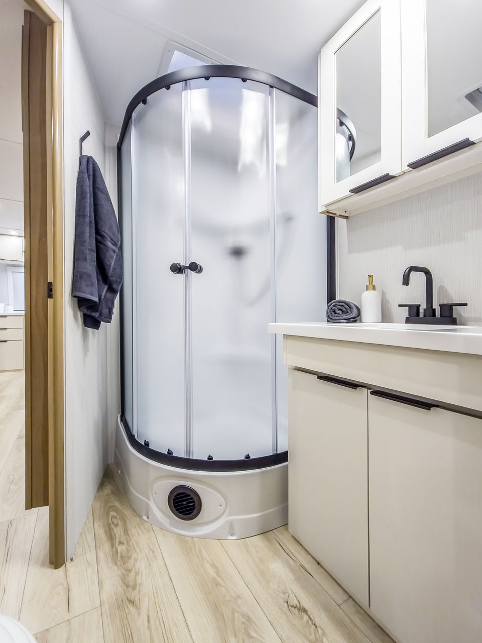 2026 Winnebago Thrive 26FKD — Bathroom Shower in Thrive 26FKD
