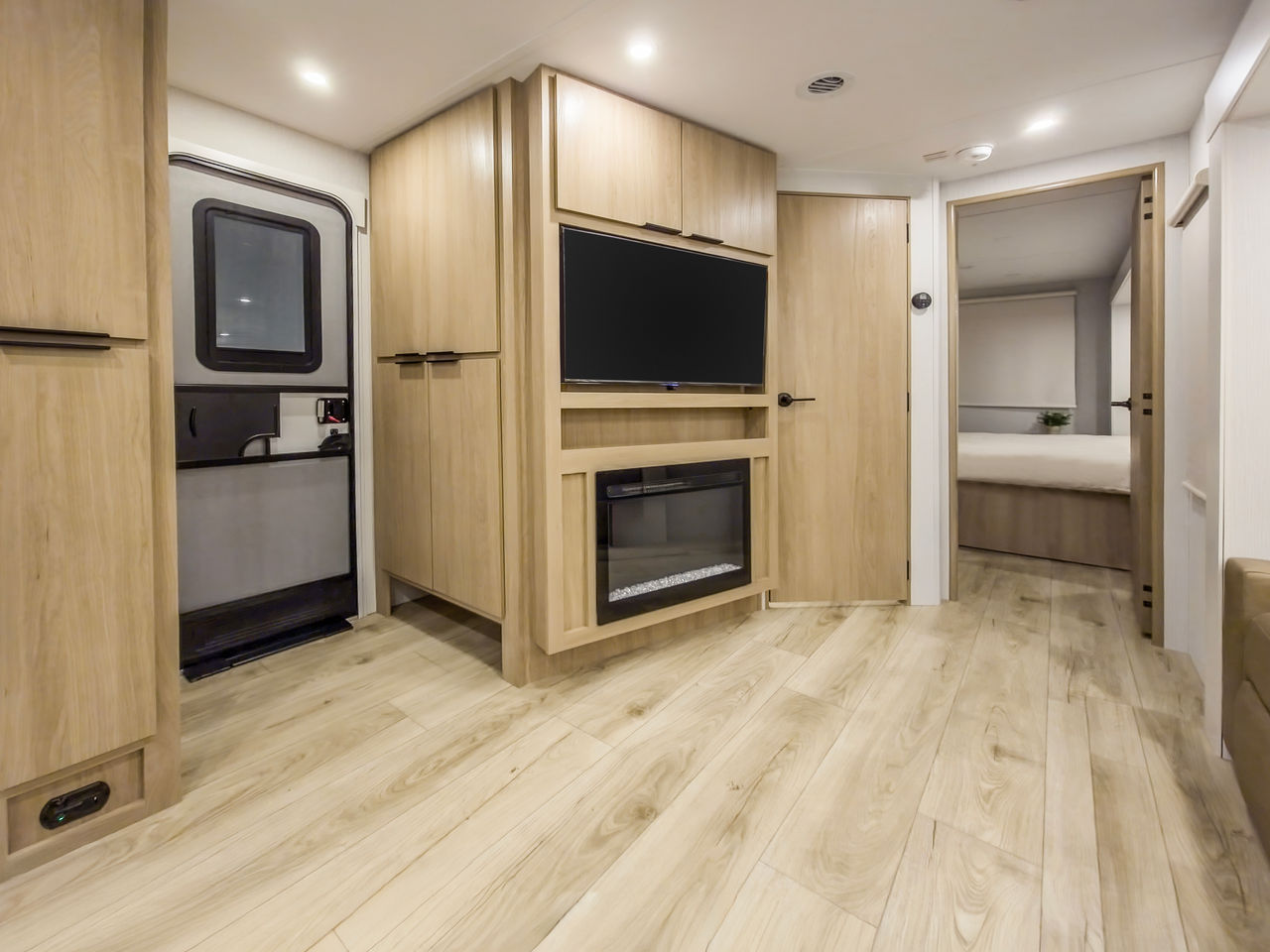 2026 Winnebago Thrive 26FKD — Entertainment Center in Thrive 26FKD