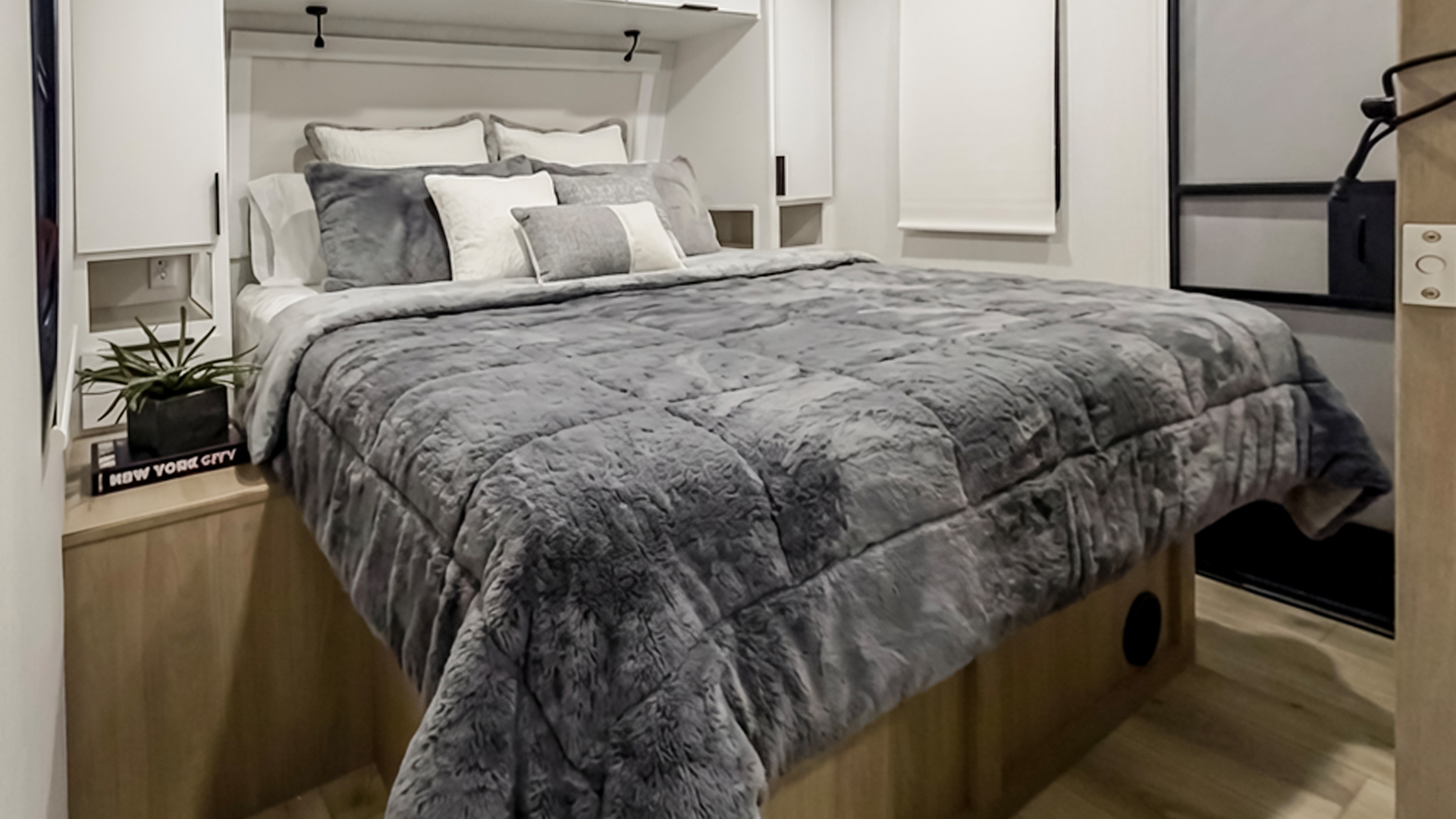 2026 Winnebago Thrive 28BHS — Bedroom in Thrive 28BHS