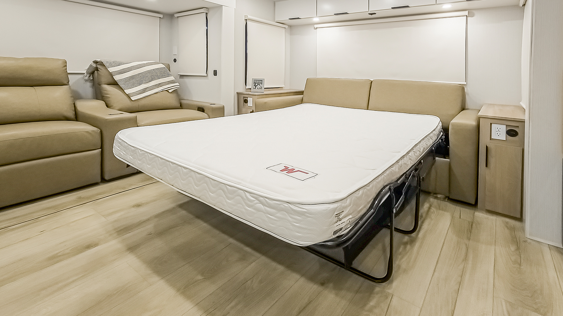 2026 Winnebago Thrive 29RLO — Hide-a-Bed wtih Pullout Bed in Thrive 29RLO
