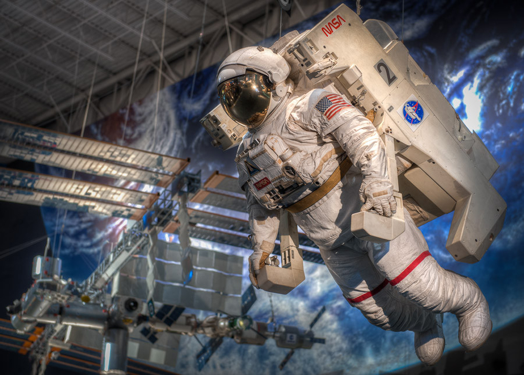 Full astronaut suit in the Houston Space Center.